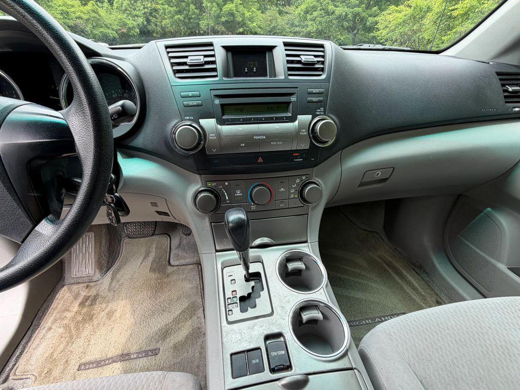 used 2010 Toyota Highlander car, priced at $7,800