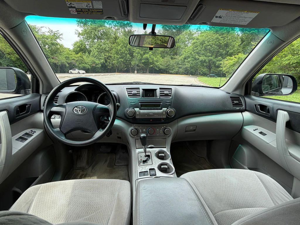 used 2010 Toyota Highlander car, priced at $7,800