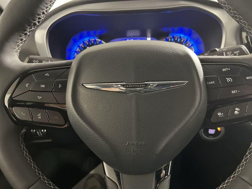 used 2025 Chrysler Pacifica car, priced at $34,648