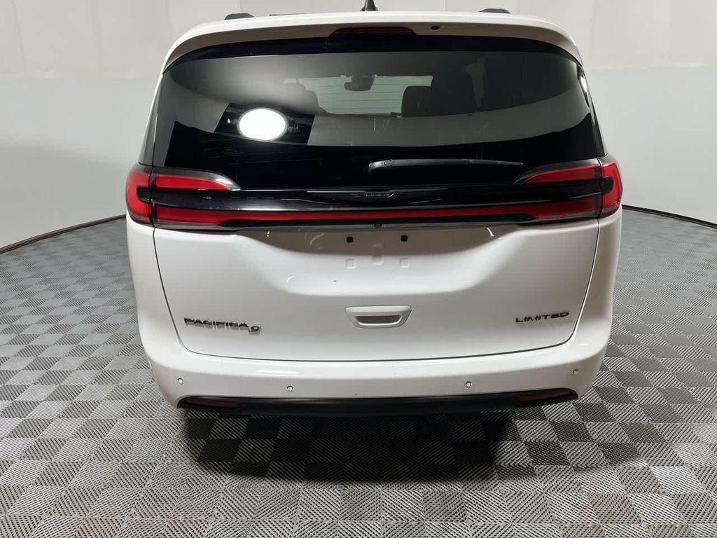 used 2025 Chrysler Pacifica car, priced at $34,648