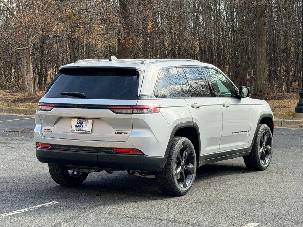 new 2025 Jeep Grand Cherokee car, priced at $41,880