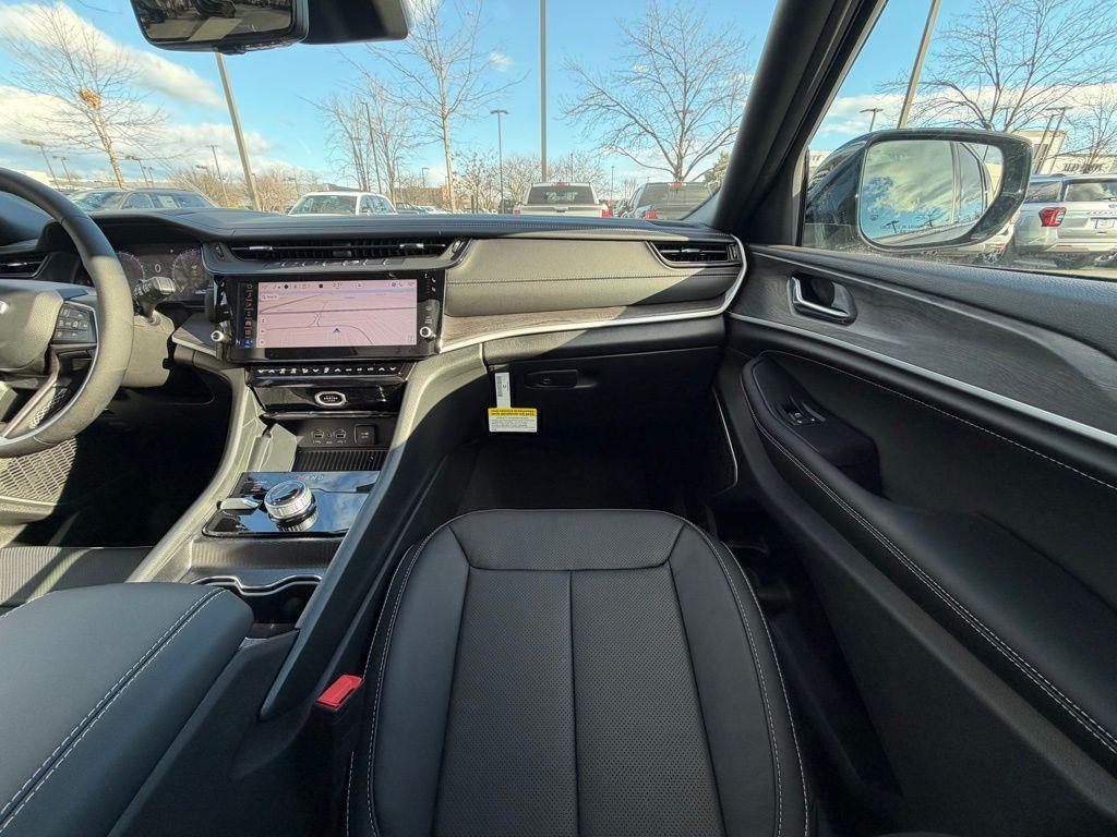 new 2026 Jeep Grand Cherokee car, priced at $51,441