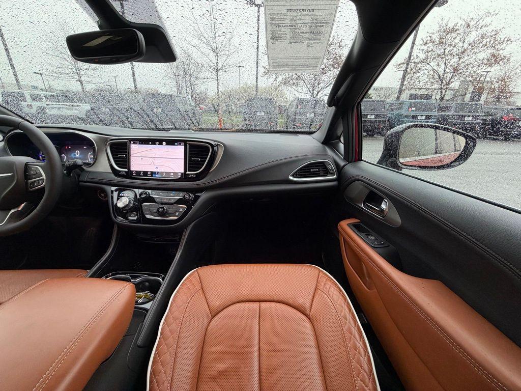 used 2025 Chrysler Pacifica Hybrid car, priced at $42,034