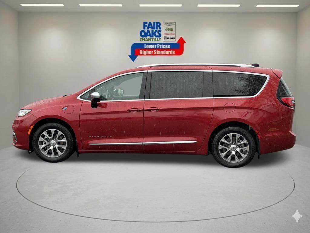 used 2025 Chrysler Pacifica Hybrid car, priced at $42,034