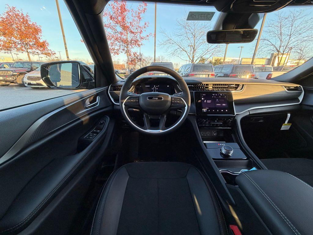 new 2025 Jeep Grand Cherokee L car, priced at $40,055