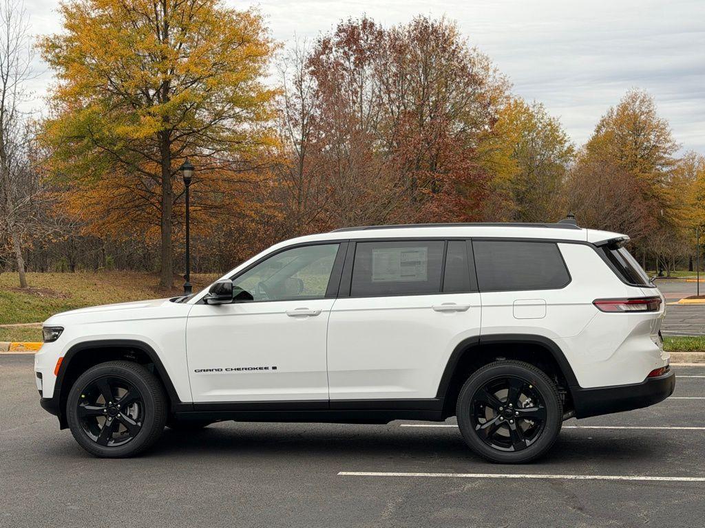 new 2025 Jeep Grand Cherokee L car, priced at $42,319