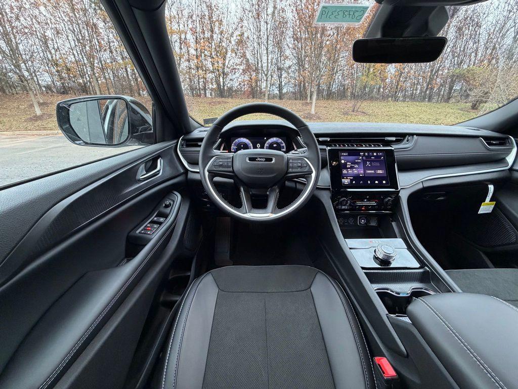 new 2025 Jeep Grand Cherokee L car, priced at $42,319