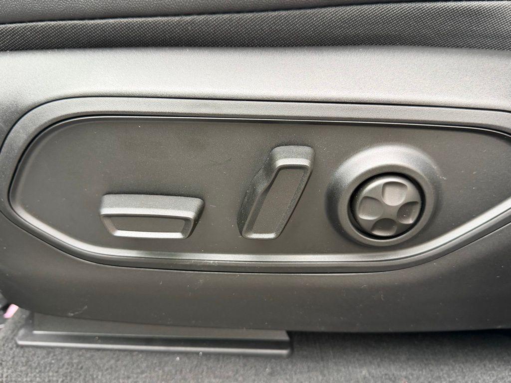 new 2025 Jeep Grand Cherokee L car, priced at $42,319