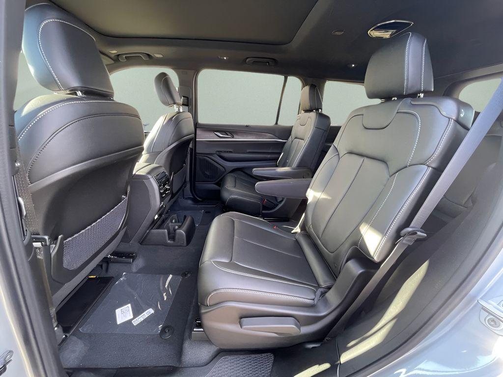 new 2025 Jeep Grand Cherokee L car, priced at $41,671