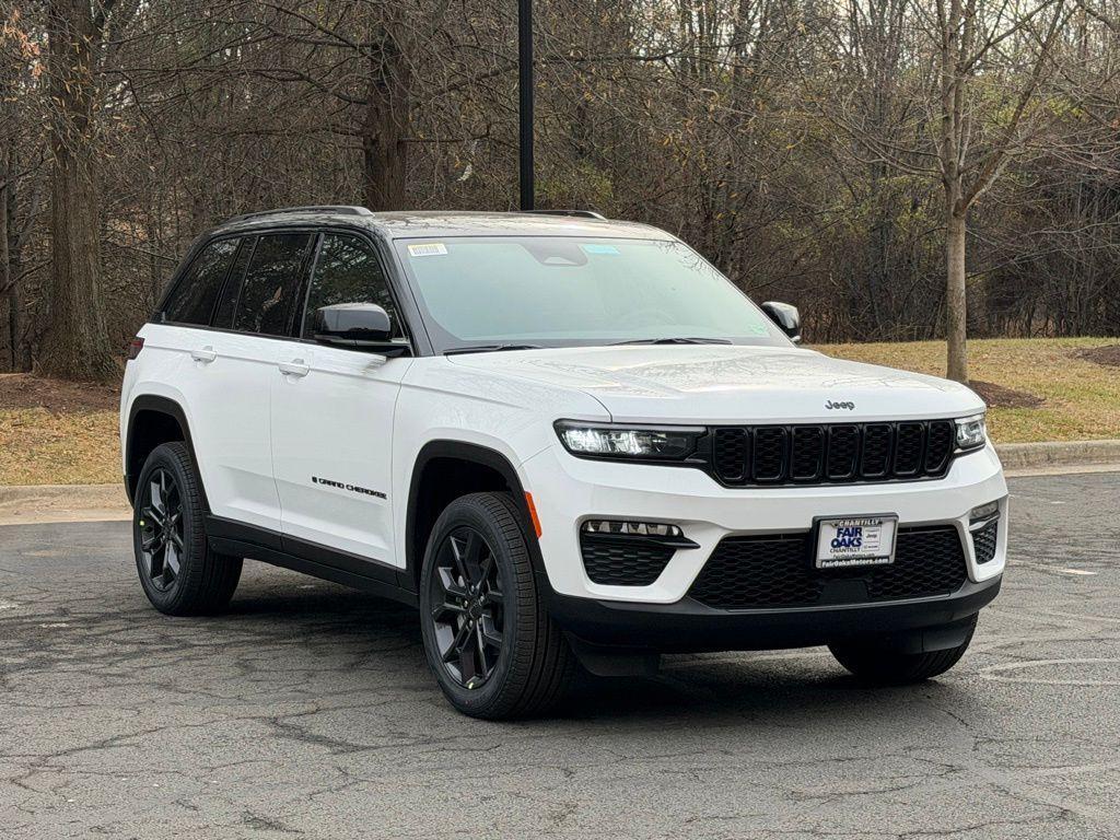 new 2025 Jeep Grand Cherokee car, priced at $43,553