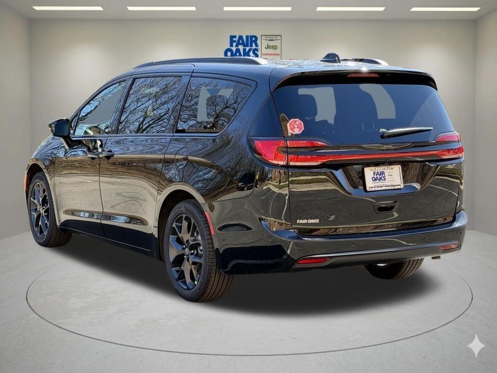 new 2026 Chrysler Pacifica car, priced at $43,095