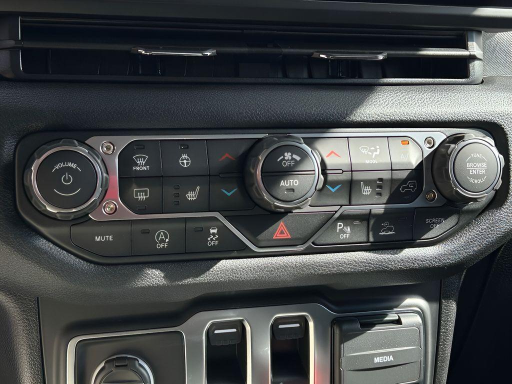 new 2026 Jeep Wrangler car, priced at $45,189