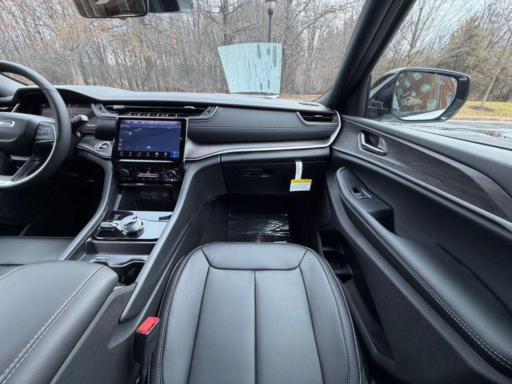 new 2025 Jeep Grand Cherokee car, priced at $41,362