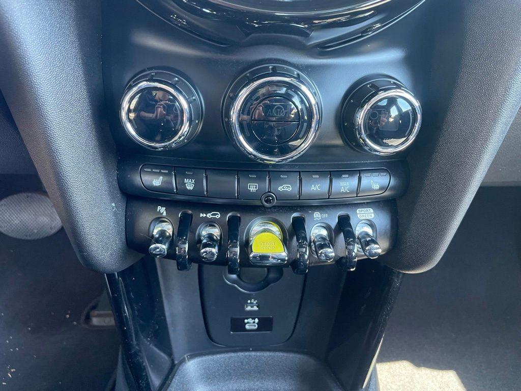 used 2022 MINI SE Hardtop car, priced at $21,954