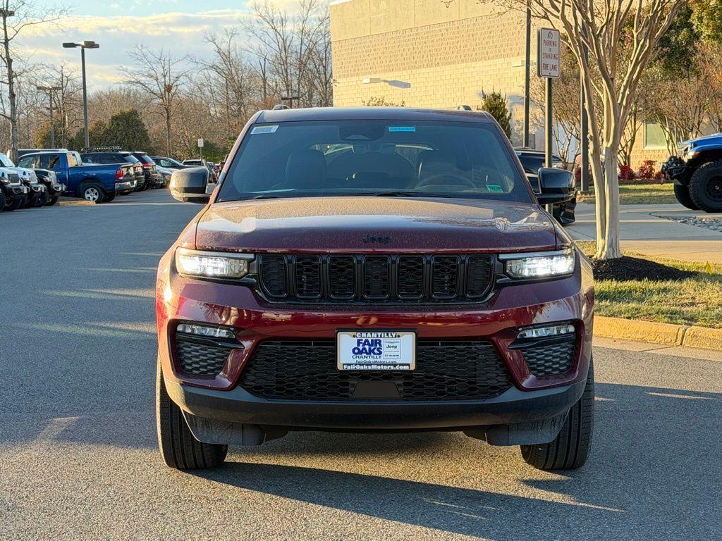 new 2025 Jeep Grand Cherokee car, priced at $41,880