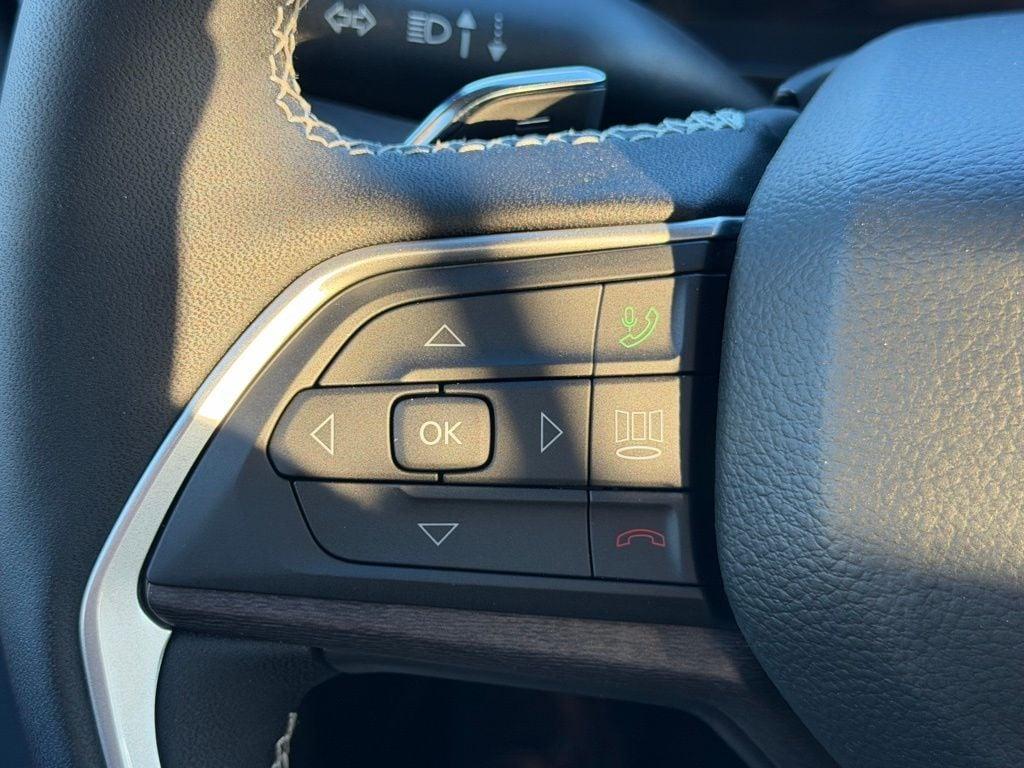 new 2025 Jeep Grand Cherokee car, priced at $41,880