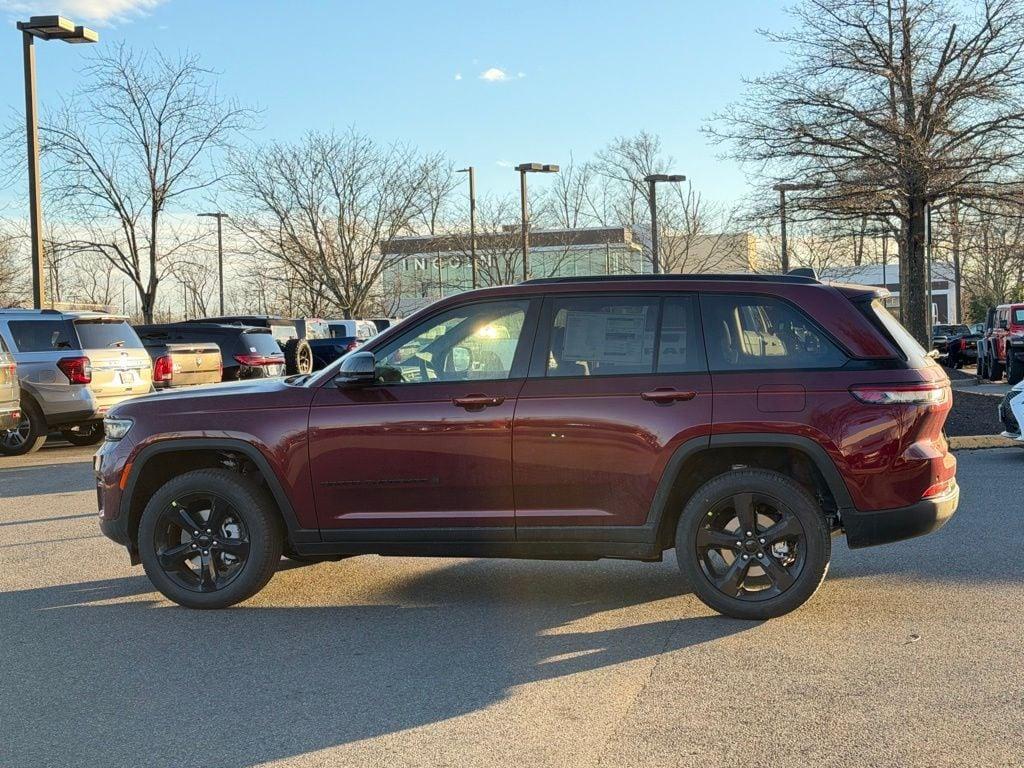 new 2025 Jeep Grand Cherokee car, priced at $41,880