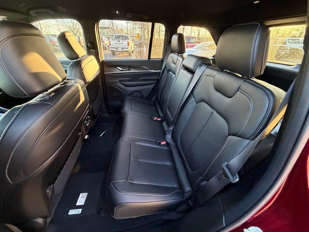 new 2025 Jeep Grand Cherokee car, priced at $41,880