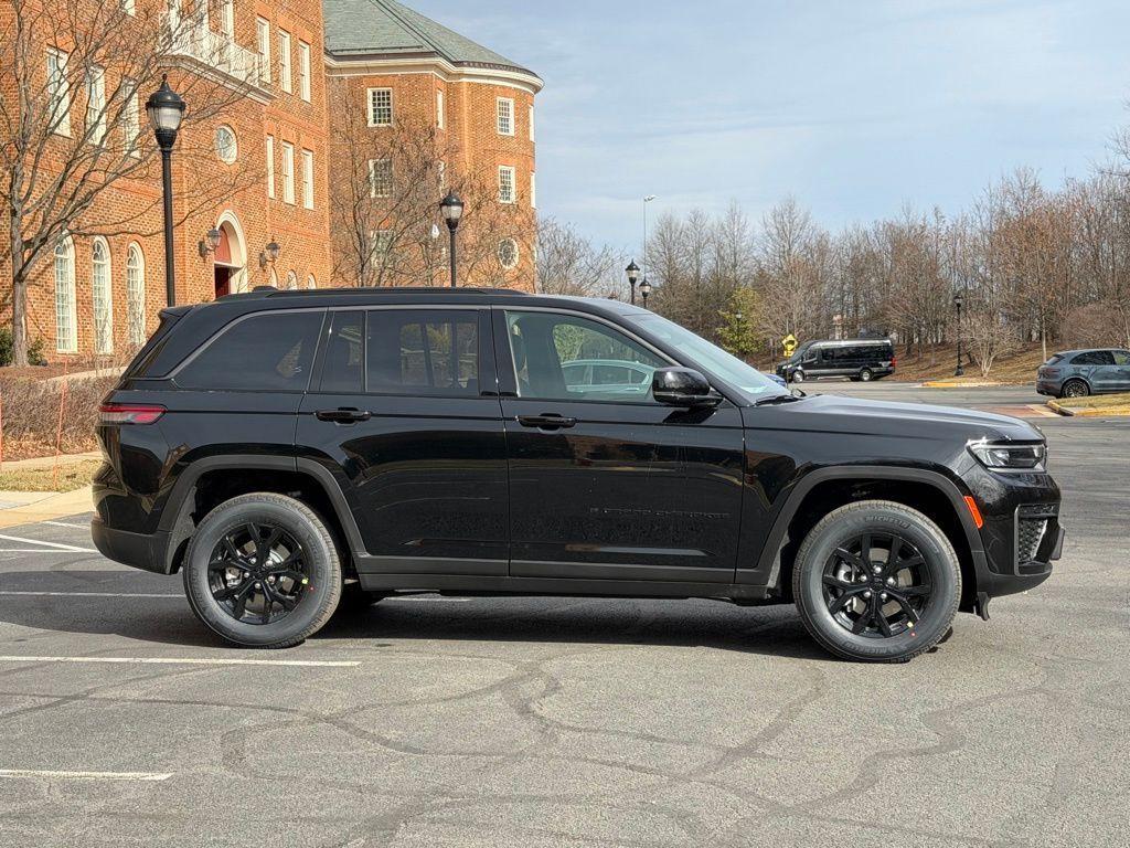 new 2026 Jeep Grand Cherokee car, priced at $44,983