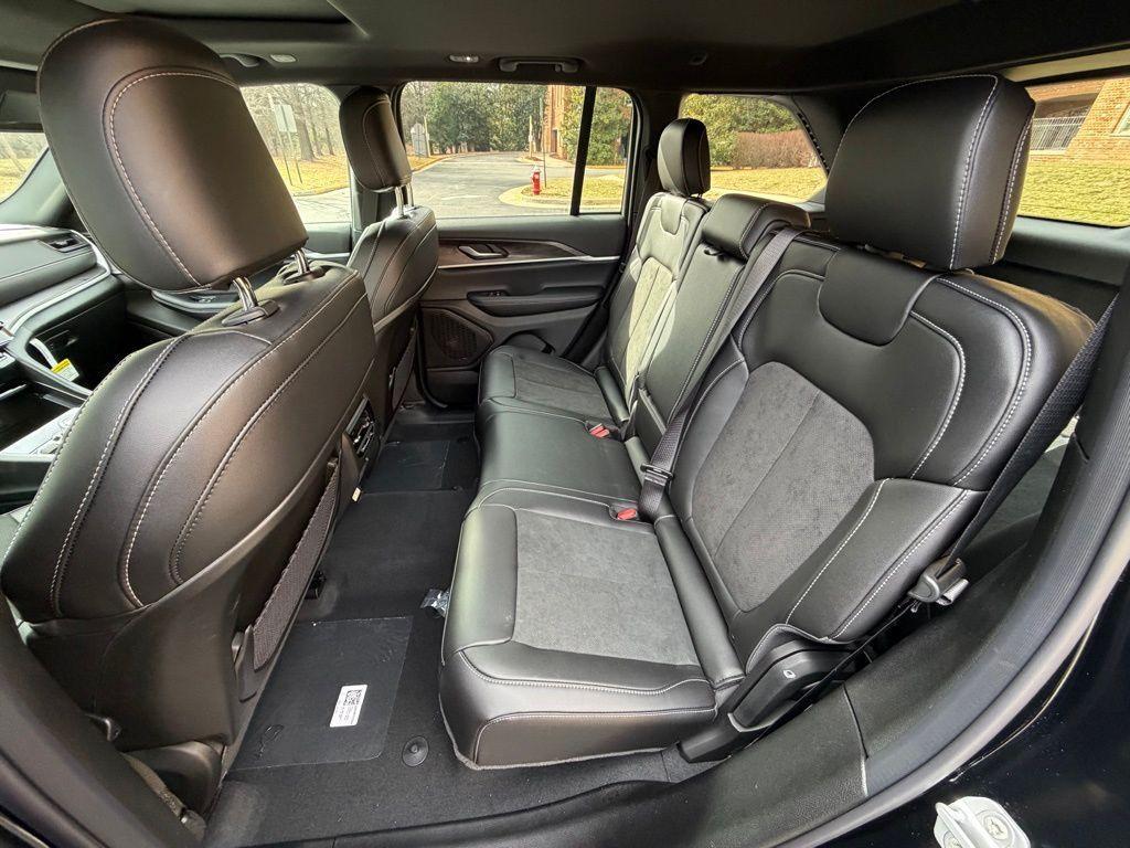 new 2026 Jeep Grand Cherokee car, priced at $44,983