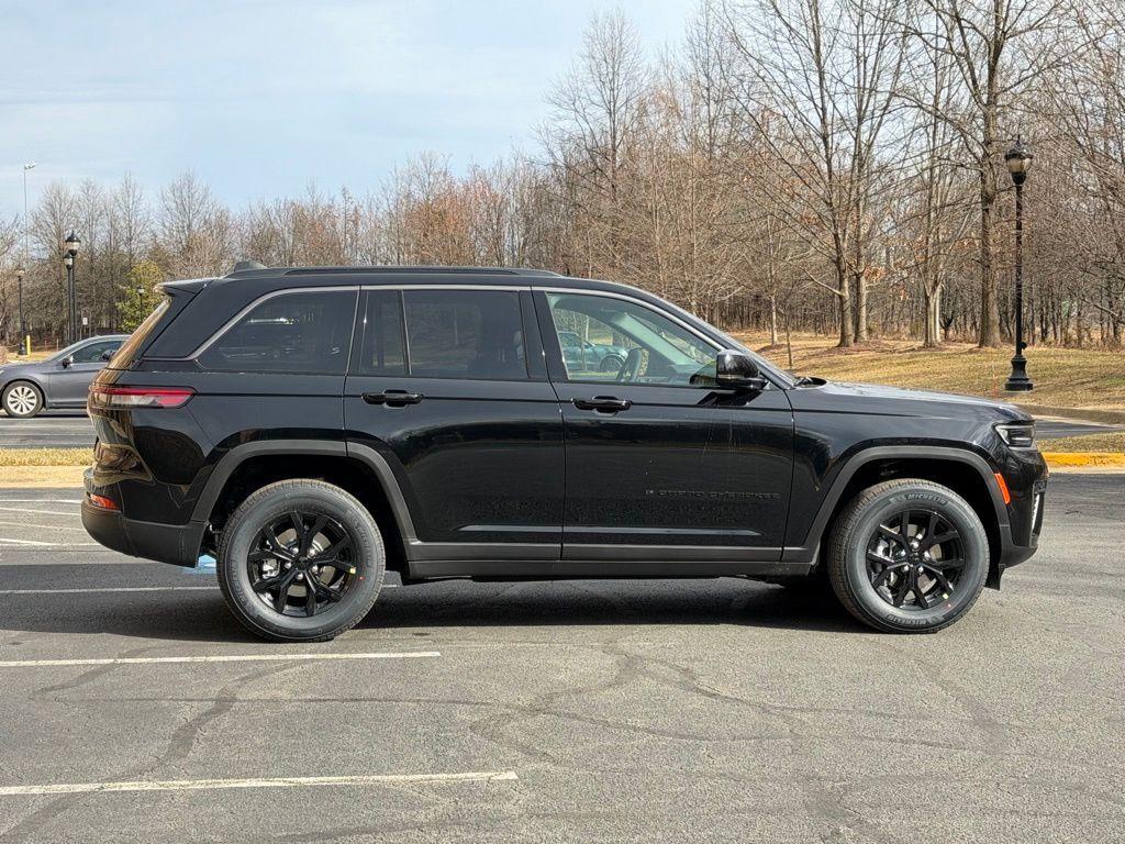 new 2026 Jeep Grand Cherokee car, priced at $44,983