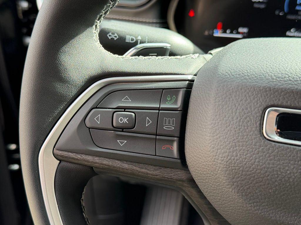 new 2026 Jeep Grand Cherokee car, priced at $44,983