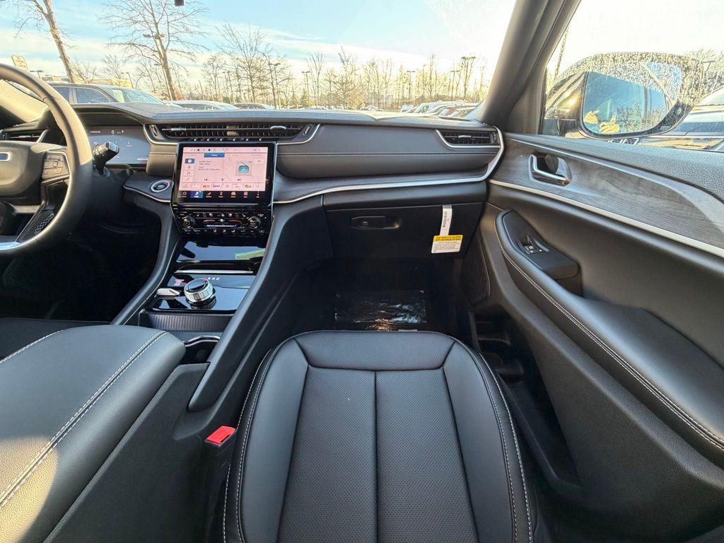 new 2025 Jeep Grand Cherokee L car, priced at $45,461