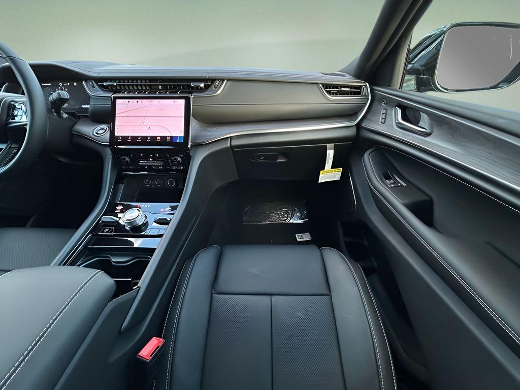 new 2025 Jeep Grand Cherokee L car, priced at $58,725