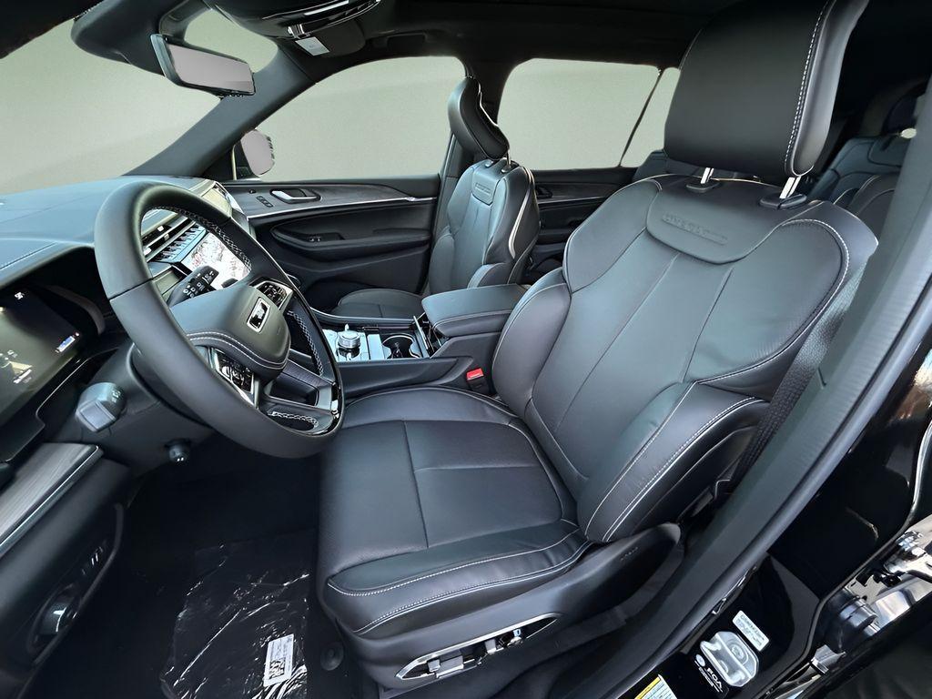 new 2025 Jeep Grand Cherokee L car, priced at $58,725