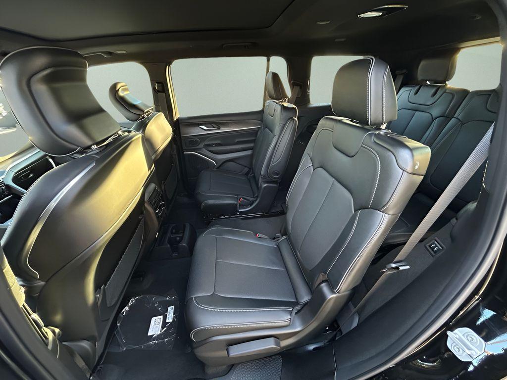 new 2025 Jeep Grand Cherokee L car, priced at $58,725