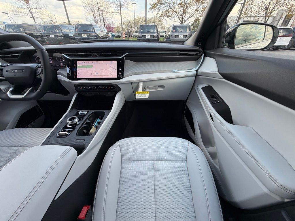 new 2026 Jeep Cherokee car, priced at $39,852
