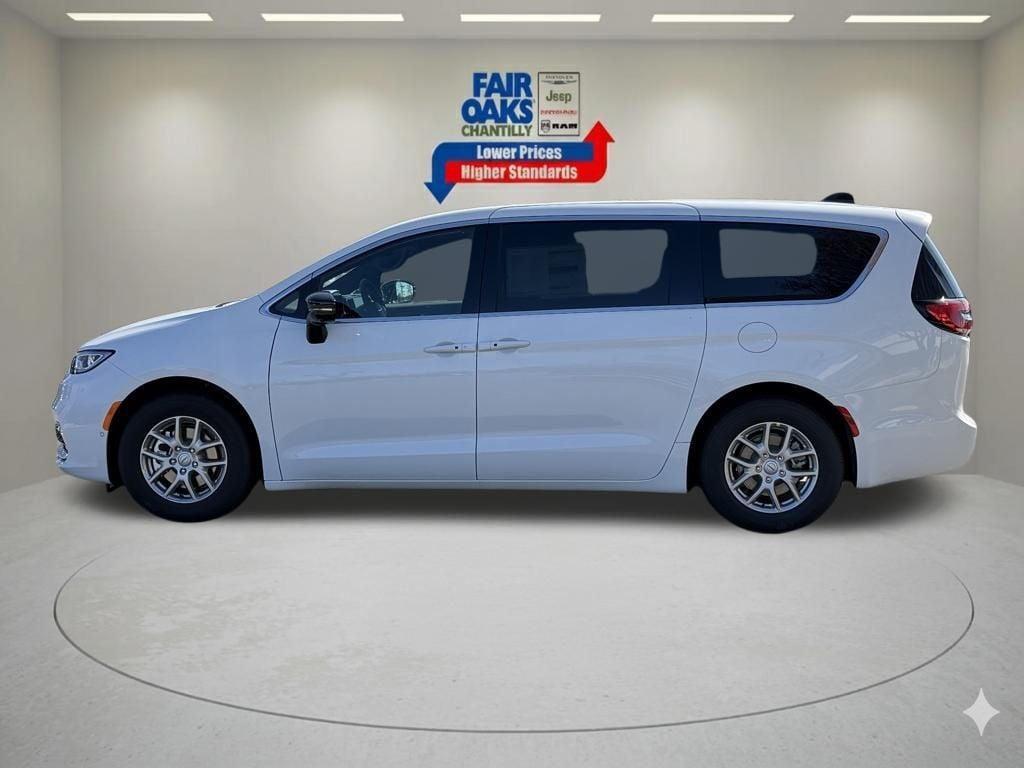new 2026 Chrysler Pacifica car, priced at $44,788
