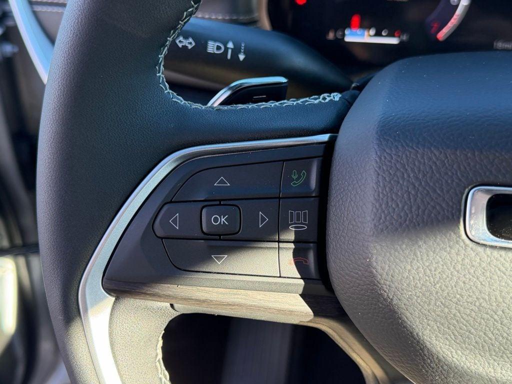 new 2025 Jeep Grand Cherokee car, priced at $39,880