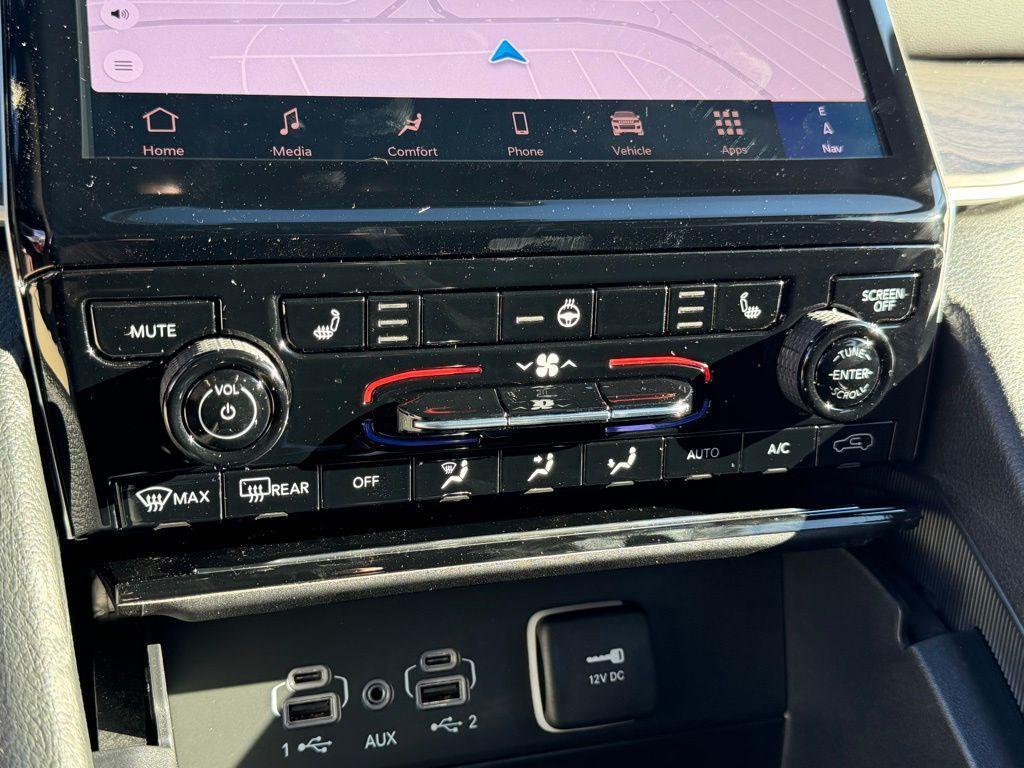 new 2025 Jeep Grand Cherokee car, priced at $39,880