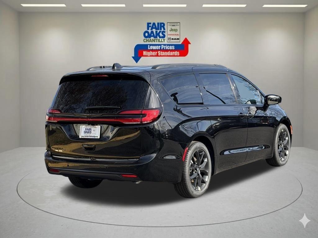 new 2026 Chrysler Pacifica car, priced at $41,423