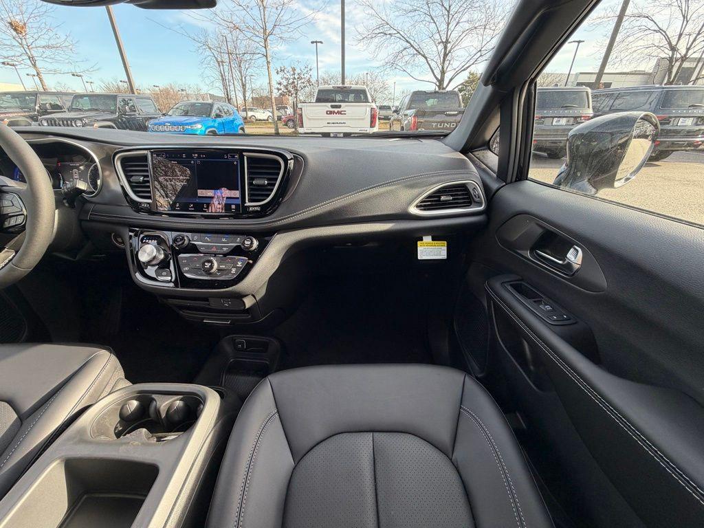 new 2026 Chrysler Pacifica car, priced at $41,423