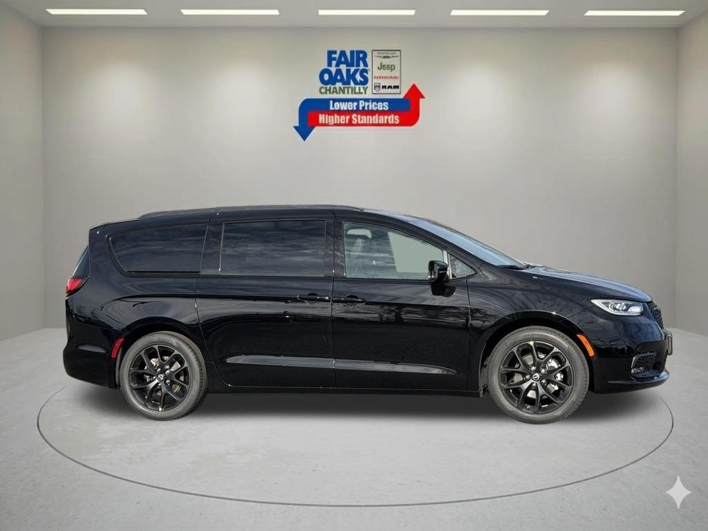 new 2026 Chrysler Pacifica car, priced at $41,423