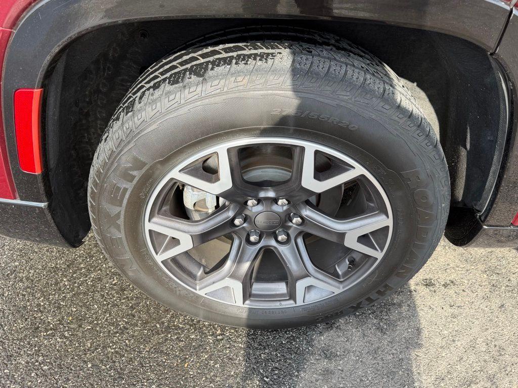 used 2024 Jeep Wagoneer car, priced at $40,476