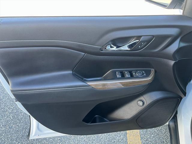 used 2022 GMC Acadia car, priced at $23,900