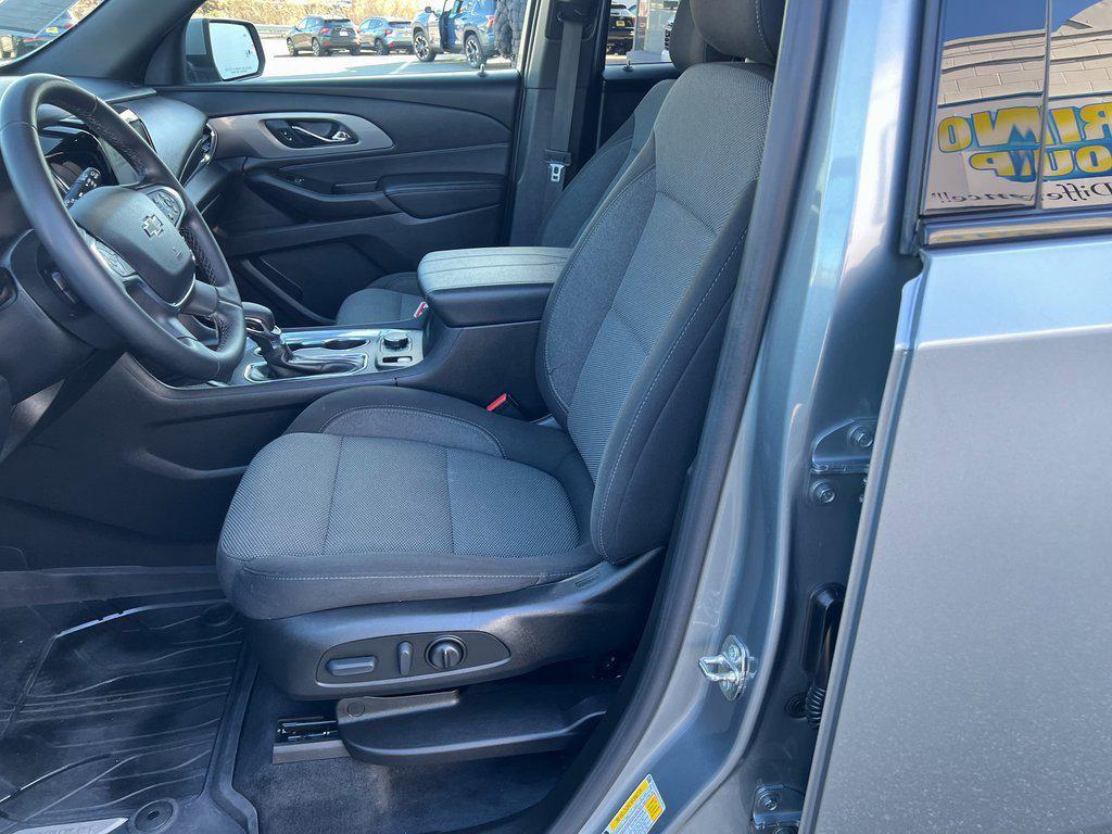 used 2023 Chevrolet Traverse car, priced at $25,977