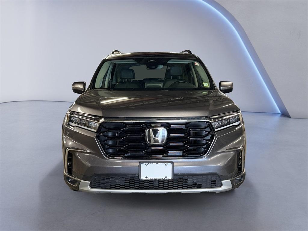 used 2023 Honda Pilot car, priced at $37,392
