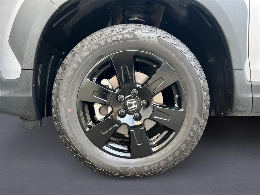 2022 Lunar Silver Metallic Honda Pilot