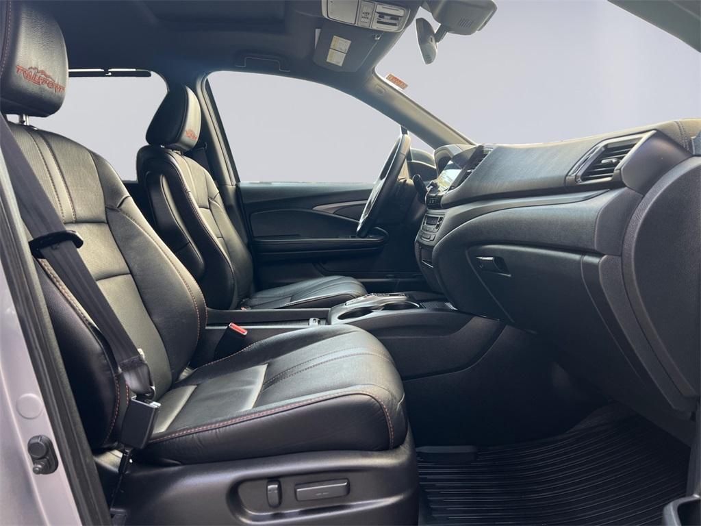 2022 Lunar Silver Metallic Honda Pilot