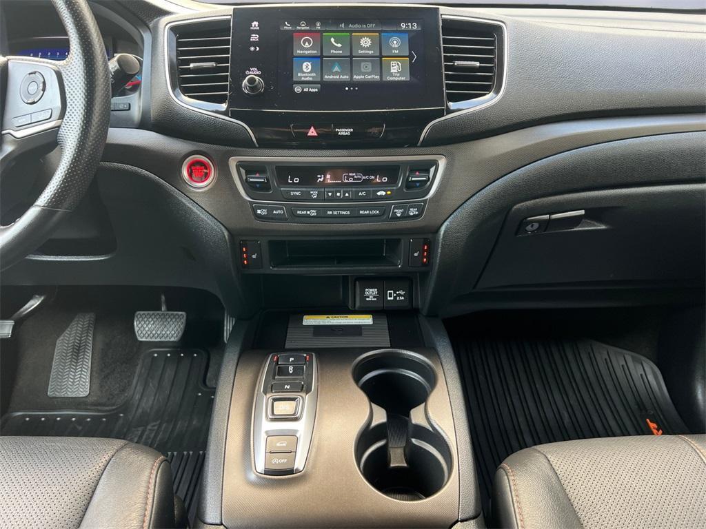2022 Lunar Silver Metallic Honda Pilot