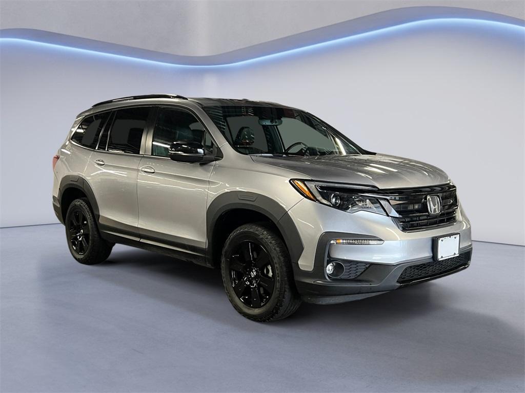 2022 Lunar Silver Metallic Honda Pilot