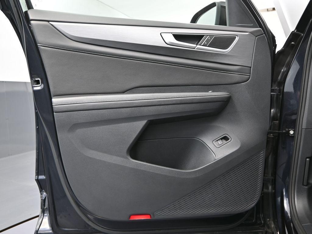 used 2024 Volkswagen Atlas Cross Sport car, priced at $28,693