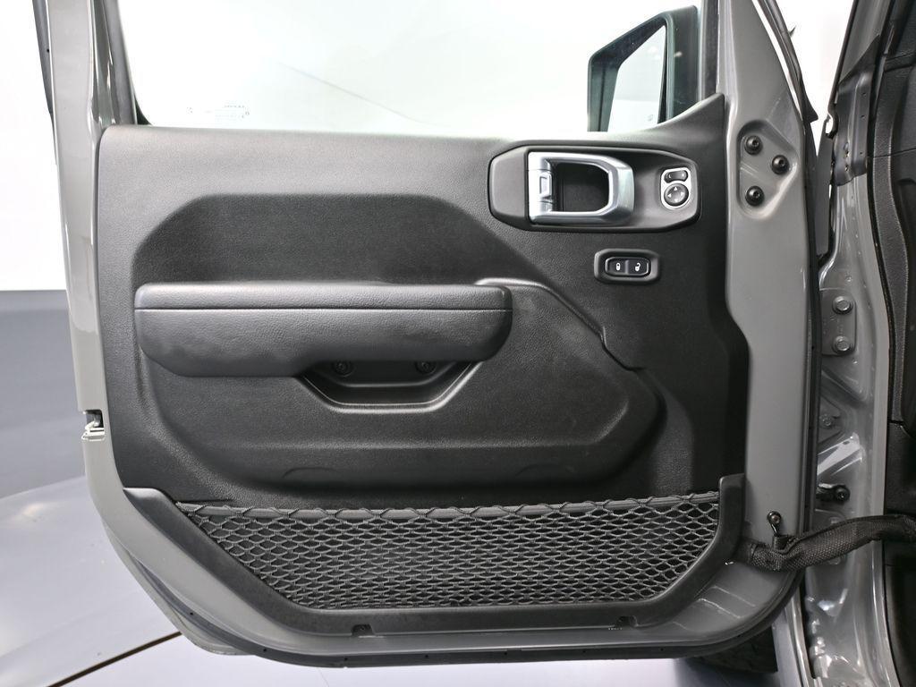 used 2022 Jeep Gladiator car, priced at $34,993