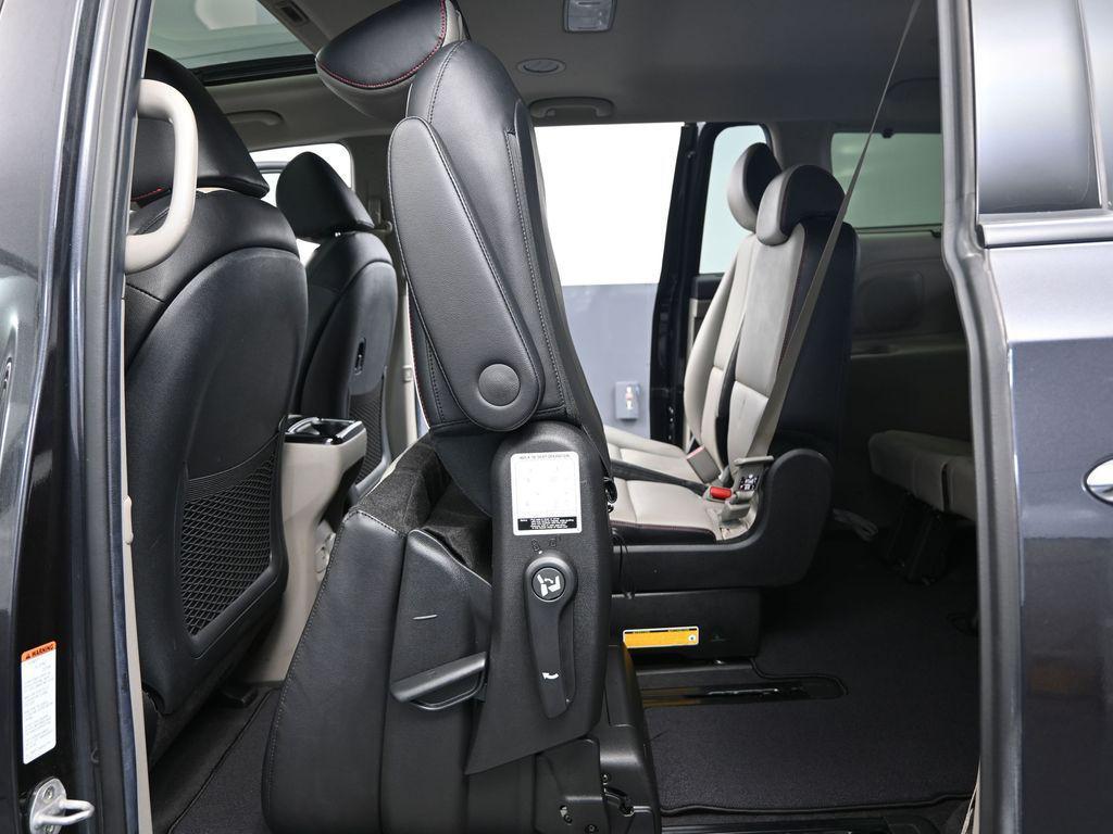 2021 Pantera Metal Kia Sedona