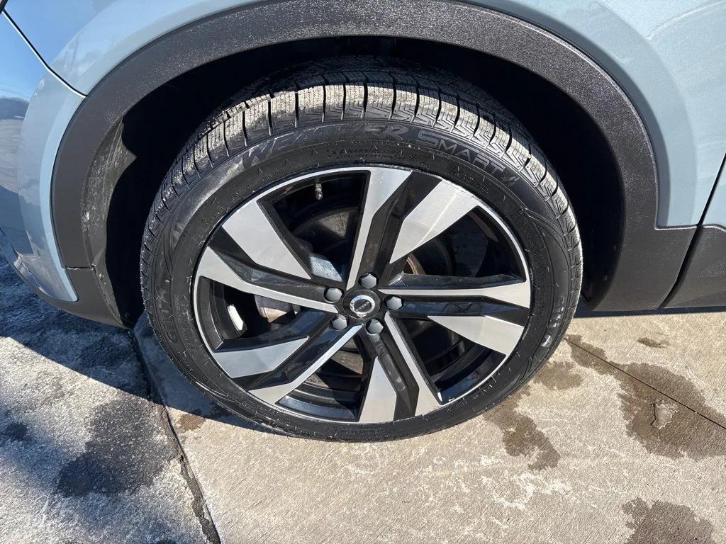 used 2023 Volvo XC40 car, priced at $29,747