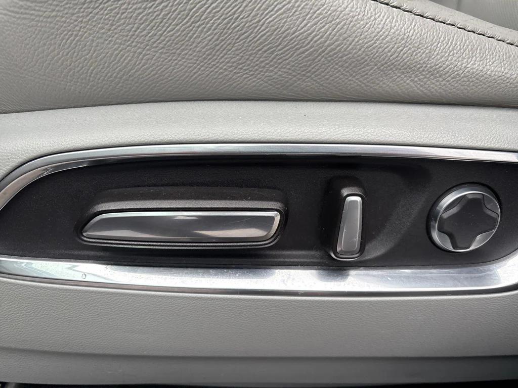 used 2020 Acura MDX car, priced at $21,487